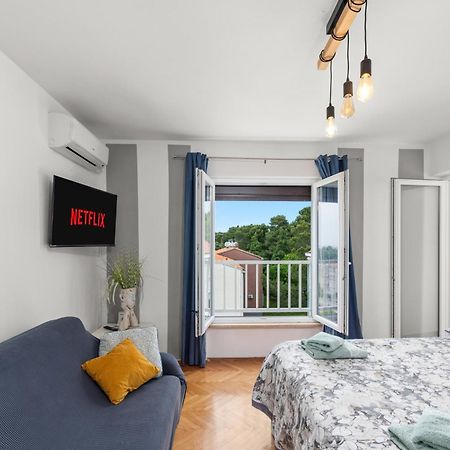 Kala Sea View Apartments 150M From Beach And 250 M From Old Town Пореч Екстериор снимка